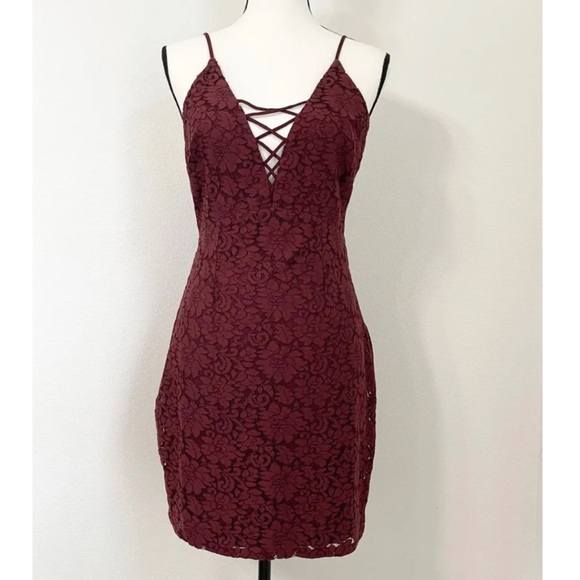 ASTR The Label Burgundy Lace Cocktail Dress Sz. Large - Picture 2 of 10